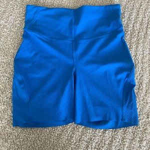 Lululemon Base Pace High Rise Shorts 6”- Size 6